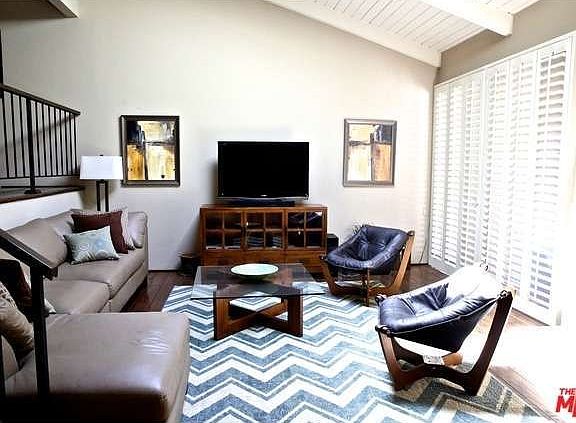5th image of 11798 Moorpark St Unit B
