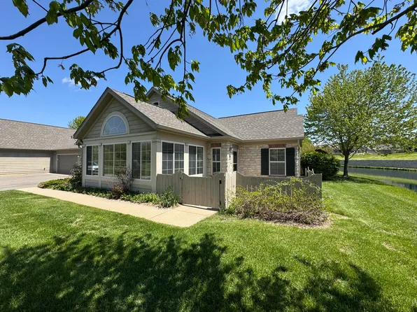 2406 Bluestone Cir, Kalamazoo, MI 49009