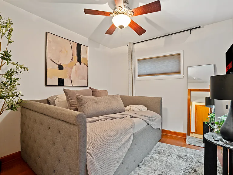 205 W Quincy St — Photo 13