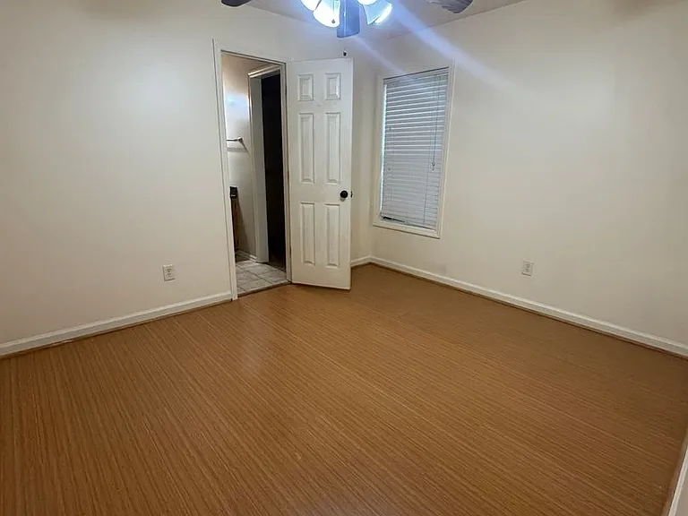 449 N Donahue Dr #C21 — Photo 16