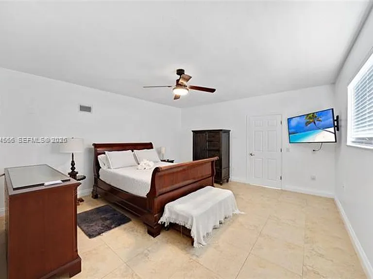 2834 SW 33rd Ave — Photo 16