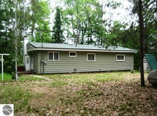 996 Lake Valley Rd NE, Kalkaska, MI 49646