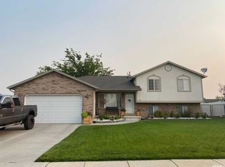 2358 W 2500 N, Clinton, UT 84015