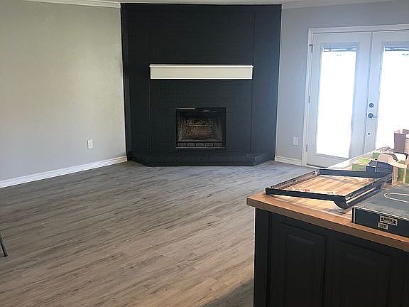 4th image of 1222 White Oak Dr