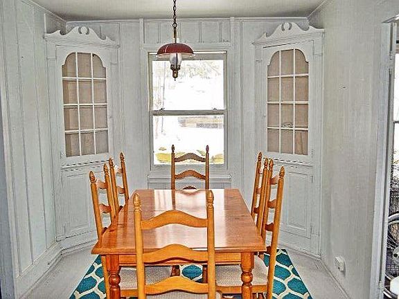 5th image of 13 Foster Ave