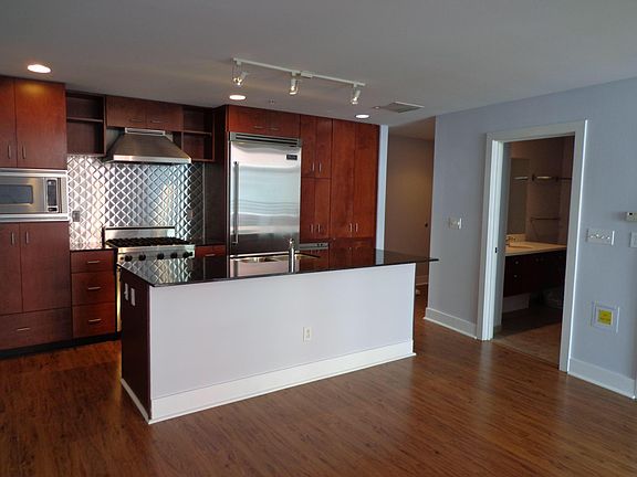 5th image of 1120 E Kennedy Blvd Unit 830