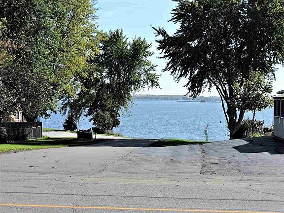 A hop skip and Jump to Lake Butte des Morts!