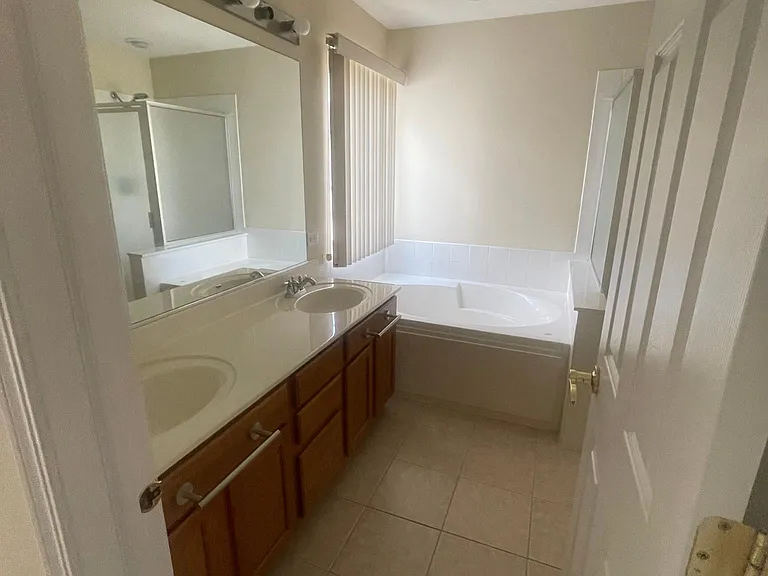 6034 Canterbury Ln #6034 — Photo 23