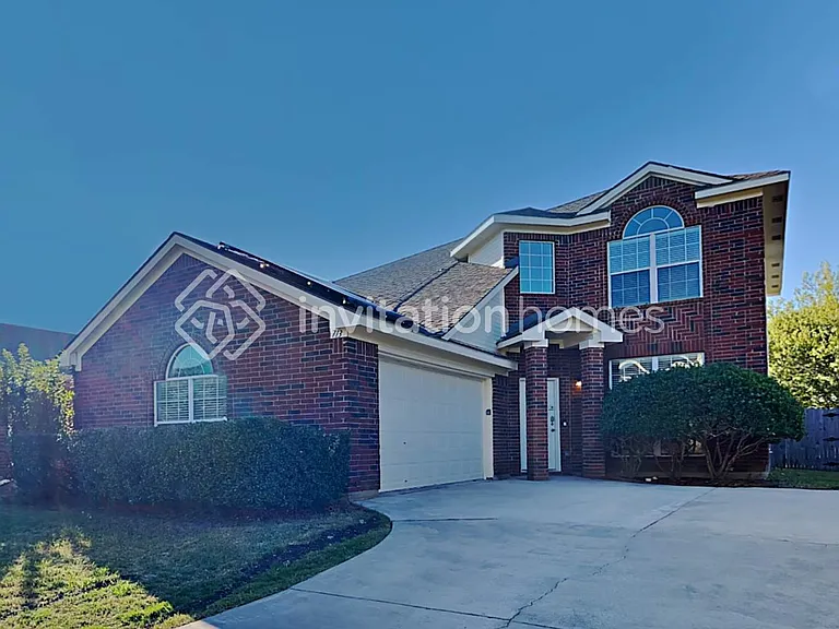 713 Mistymoor Ln — Photo 1