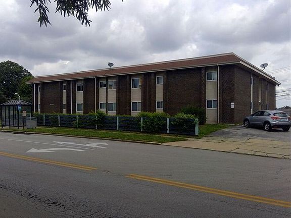 3rd image of 2069 Fontaine Rd APT 9