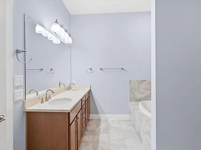 2520 Bluebonnet Ln #40 — Photo 22