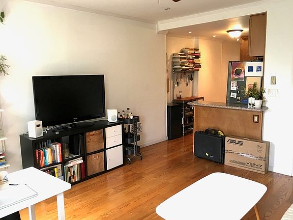 4th image of 14 1st Pl APT 2