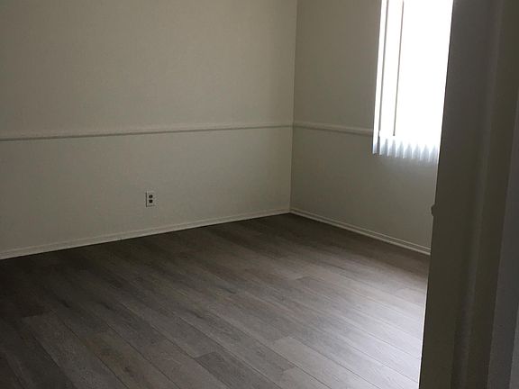 2nd image of 405 E Elk Ave #12