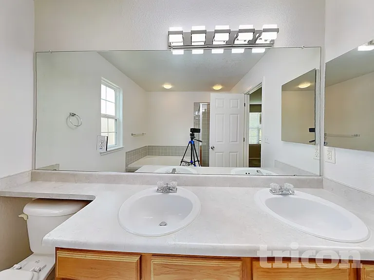 4843 S Liverpool Cir — Photo 9