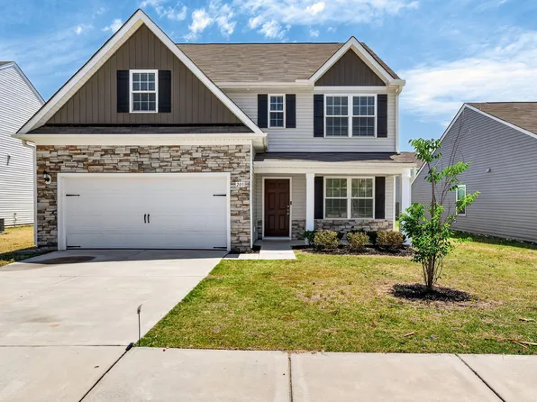 205 Brisk Dr, Zebulon, NC 27597