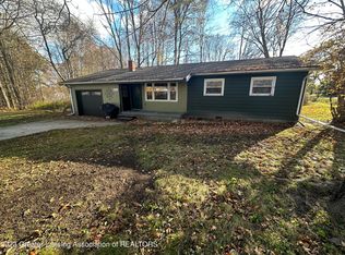 4821 Lakeside Dr, Perrinton, MI 48871