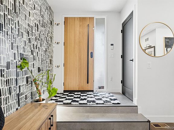 3rd image of 3885 Stuart Street