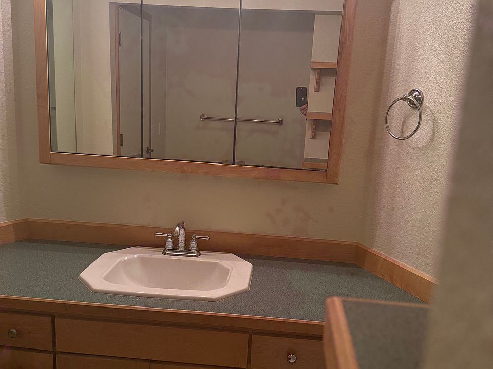 1st image of 1080 Cedar Ct