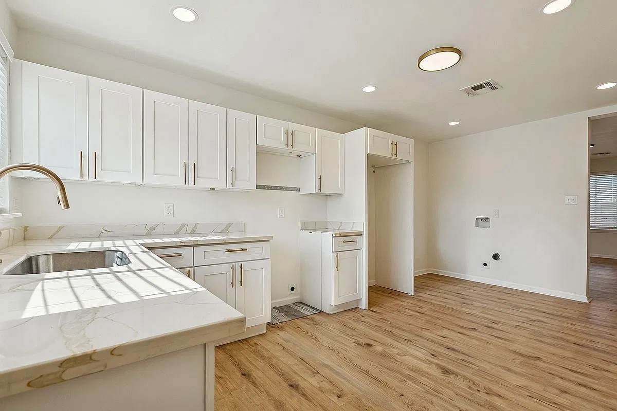2 bed, 1.0 bath, 1012 sqft, $1,500 — Photo 4