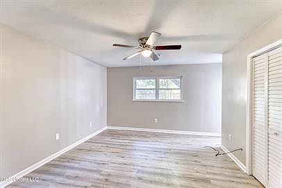 4th image of 504 N Island View Ave