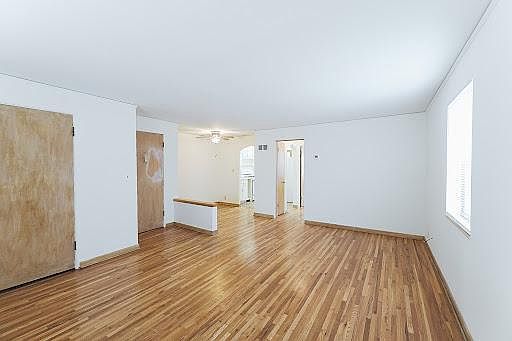 5th image of 810 N 48th Ave APT D