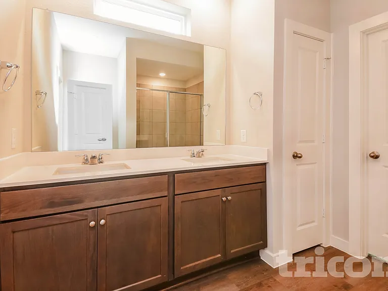 2540 Finch Hollow Dr — Photo 10