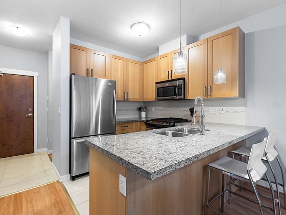 3rd image of 15918 26th Ave #102