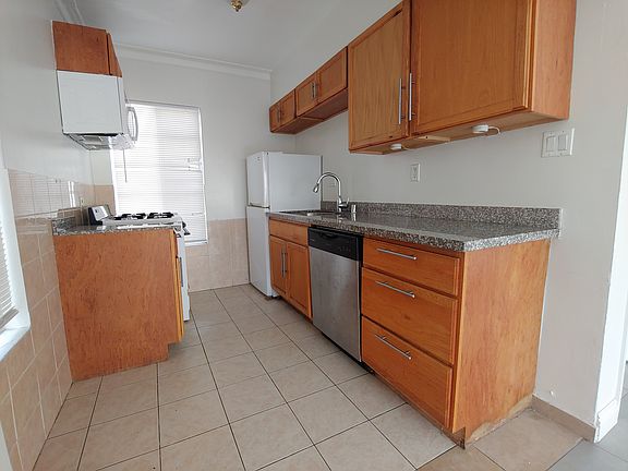 5th image of 1215 S La Cienega Blvd APT C