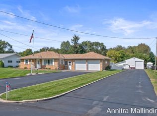 879 Ten Mile Rd NW, Sparta, MI 49345