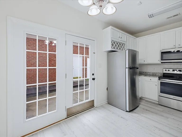 6928 Creft Cir — Photo 18
