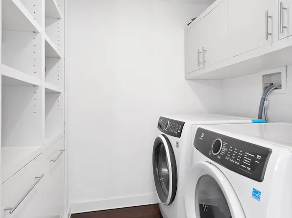 520 West 19th Street image 11 of 12