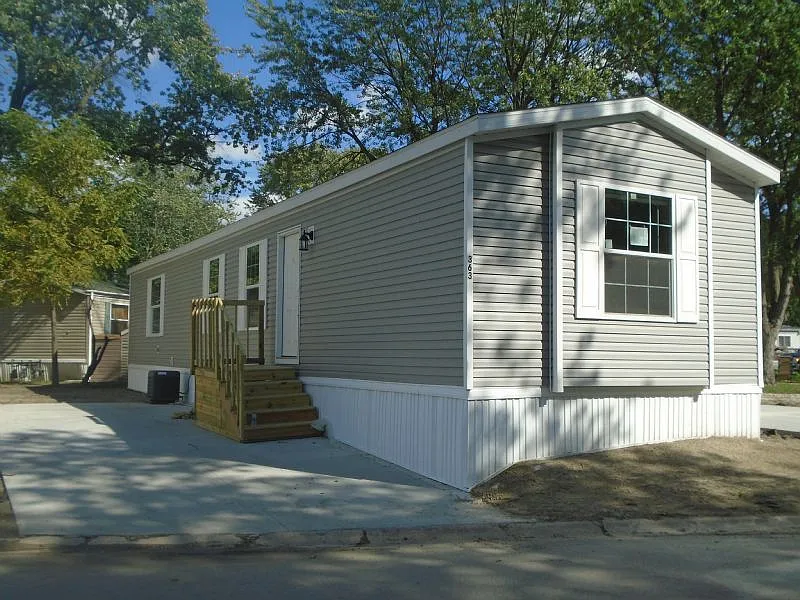 363 Oak Ln photo 1