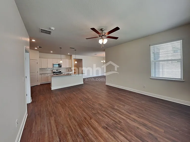 1379 Sky Lakes Dr — Photo 11