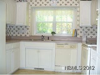 5th image of 111 Stillwater Ct