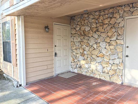 3rd image of 510 Yellowwood Ct