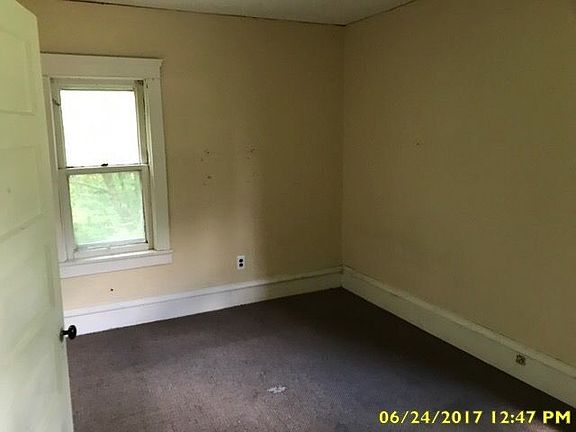 4th image of 73 W Glenwood Ave