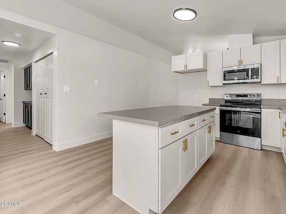 3rd image of 6790 Sandia Dr