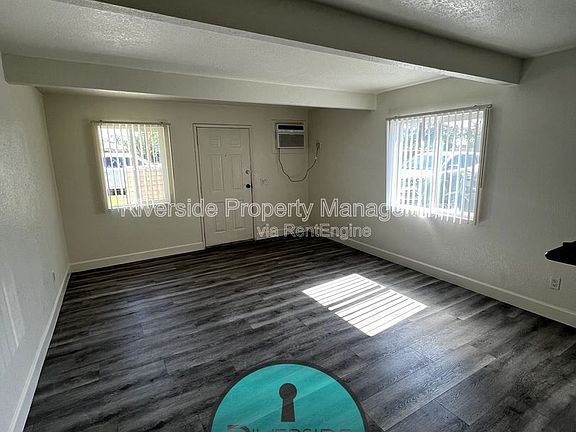 4th image of 1221 Villa St APT A