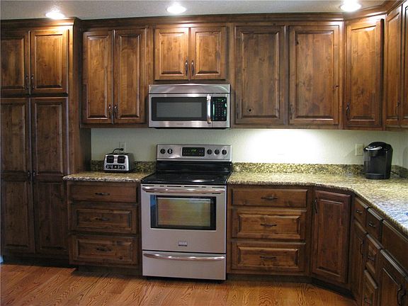 5th image of 24 Marina Cir S