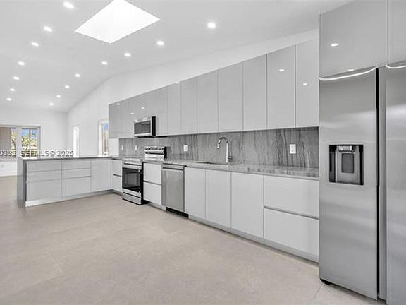 4th image of 8394 SW 148th Ave #Townhouse 8394