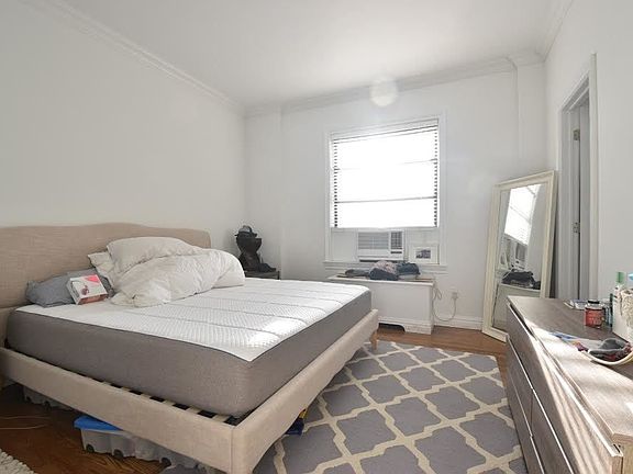 5th image of 2350 Broadway #816A