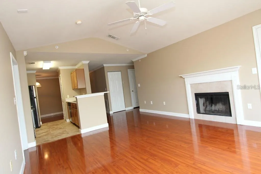 3 bed, 2.0 bath, 1335 sqft, $1,750 — Photo 3