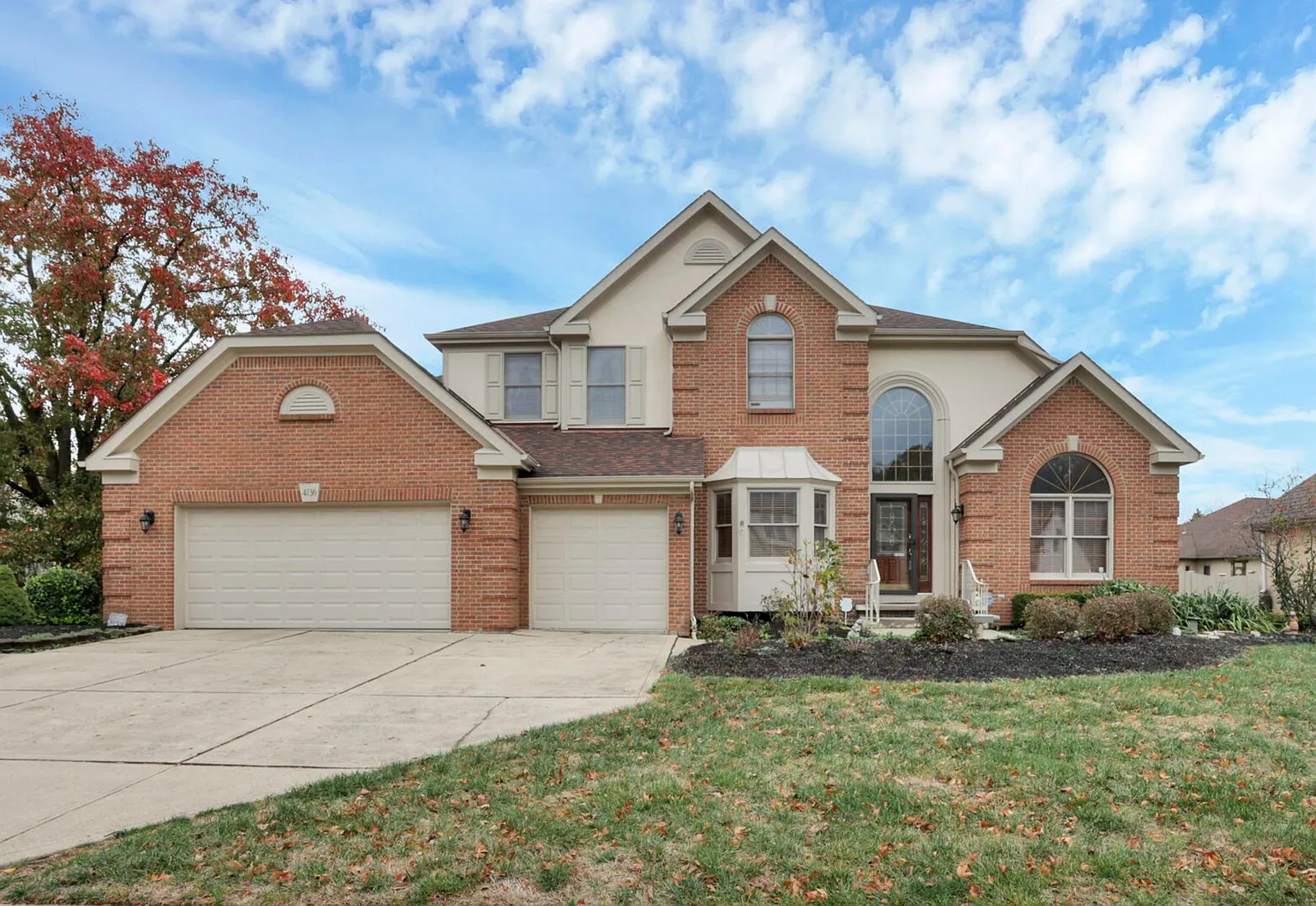 4736 Hunting Creek Dr photo 1
