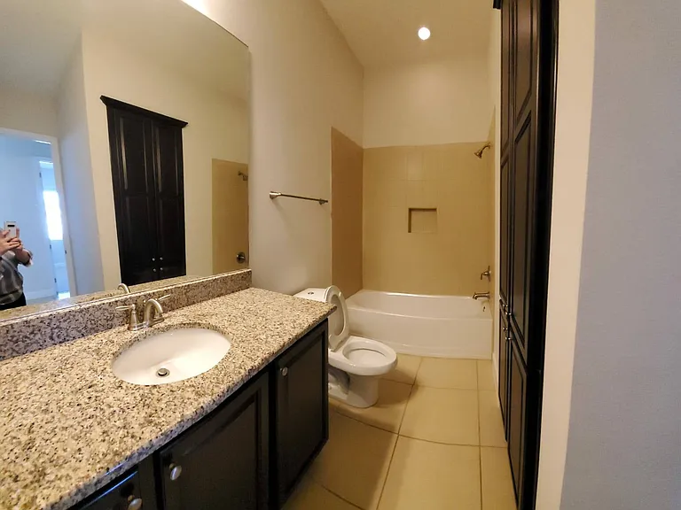 9025 Laureate Blvd — Photo 11