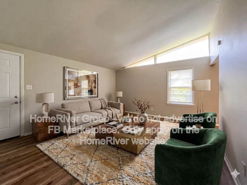 3 bed, 2.0 bath, 1260 sqft, $1,210 — Photo 2