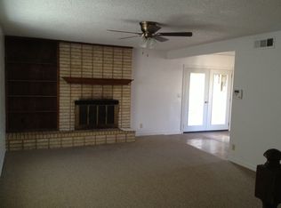 205 E 22nd St APT A, Cameron, TX 76520