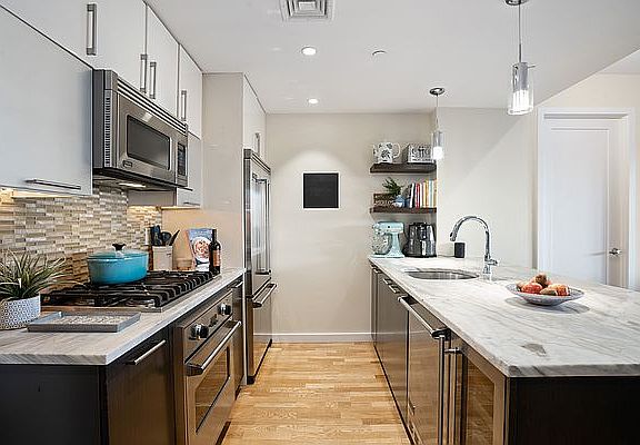 4th image of 500 4th Ave APT 3B