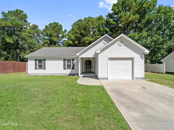 205 Sourwood Court, Jacksonville, NC 28540