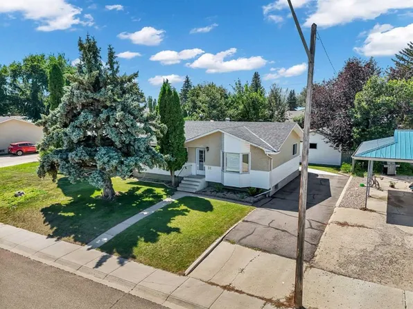 31 8th St W, Brooks, AB T1R 0B5