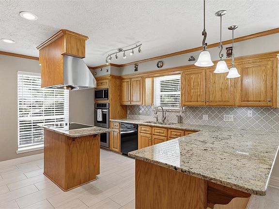 3rd image of 5403 Cobble Ln